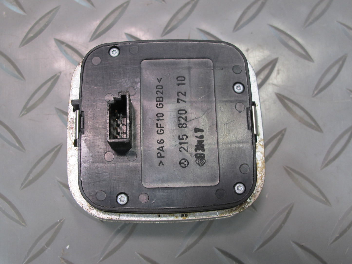 03-06 Mercedes R230 Sl-class Front Left or Right Seat Massage Control Switch OEM