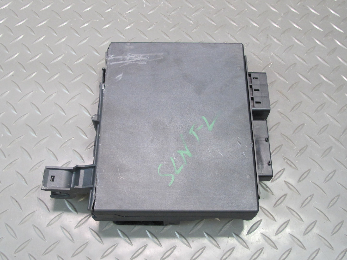 03-06 Mercedes R230 Sl-class Front Left Seat Control Module 2308204326 OEM