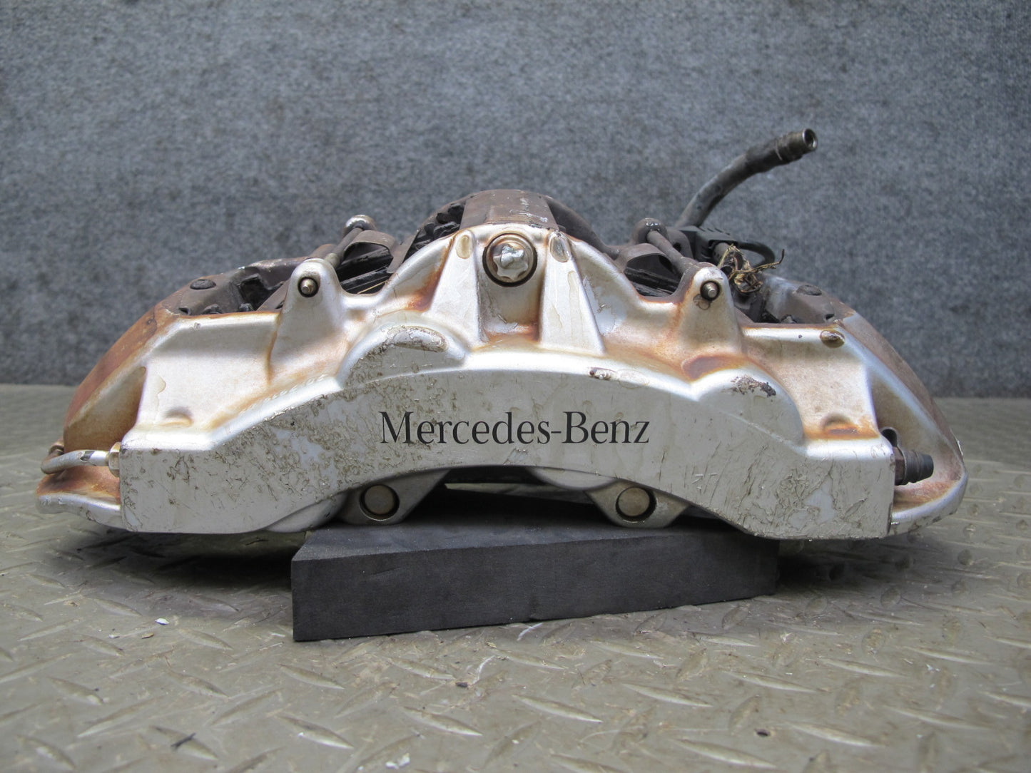 03-06 Mercedes R230 SL600 Set of 2 Front Left & Right Brembo Brake Caliper OEM