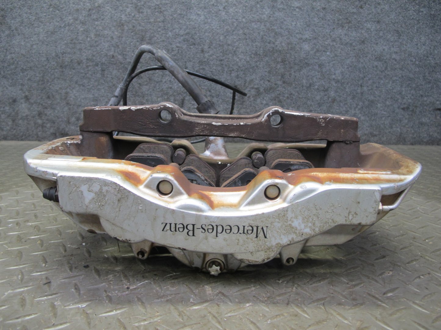 03-06 Mercedes R230 SL600 Set of 2 Front Left & Right Brembo Brake Caliper OEM