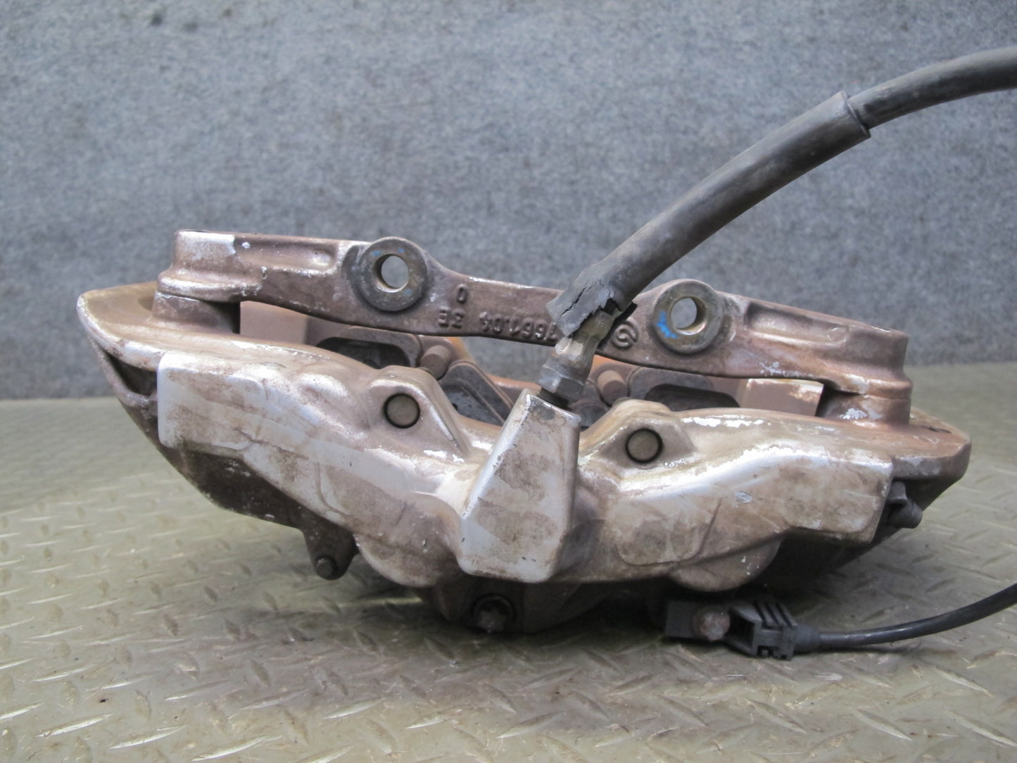 03-06 Mercedes R230 SL600 Set of 2 Front Left & Right Brembo Brake Caliper OEM