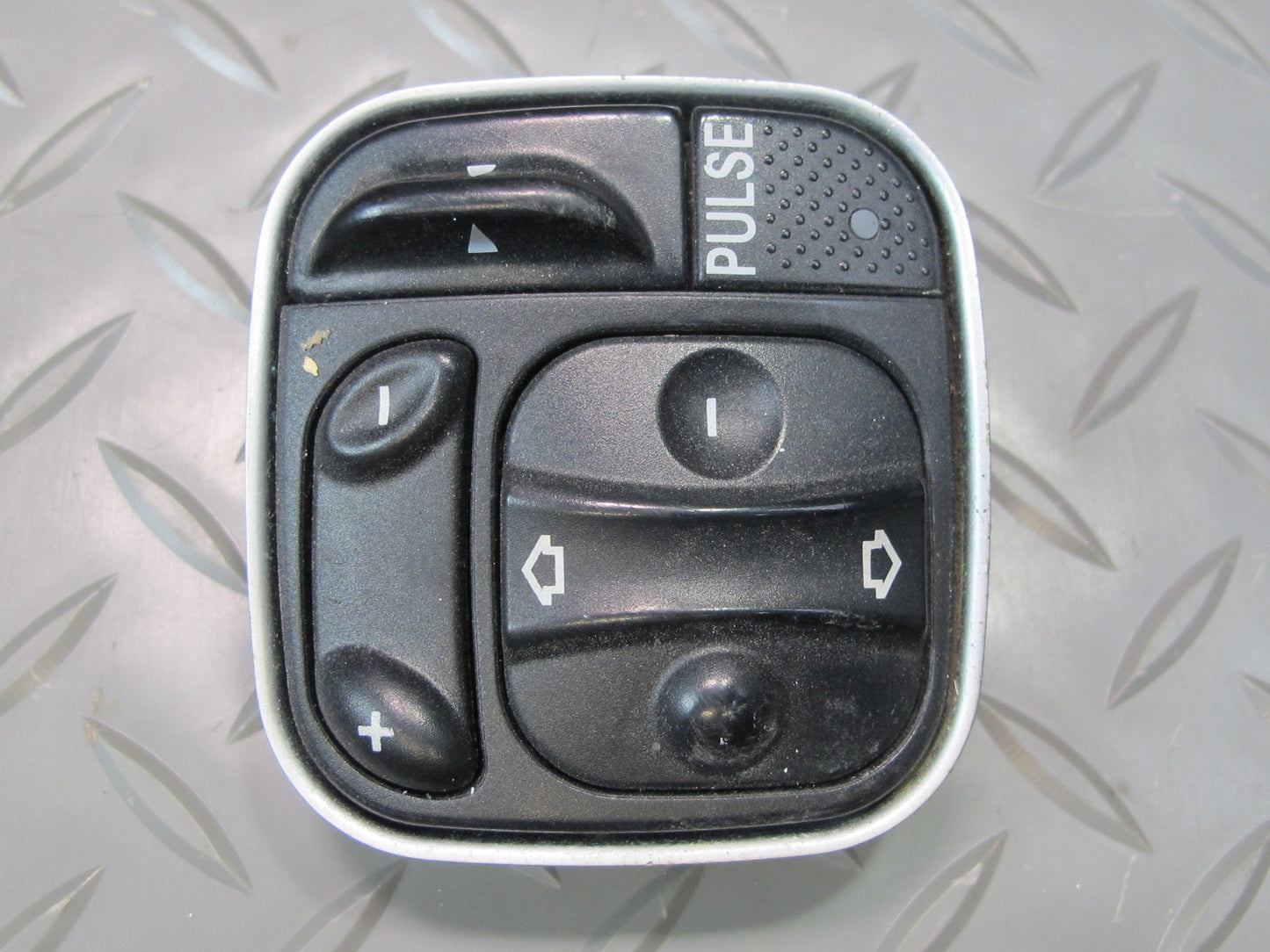 03-06 Mercedes R230 Sl-class Front Left or Right Seat Massage Control Switch OEM