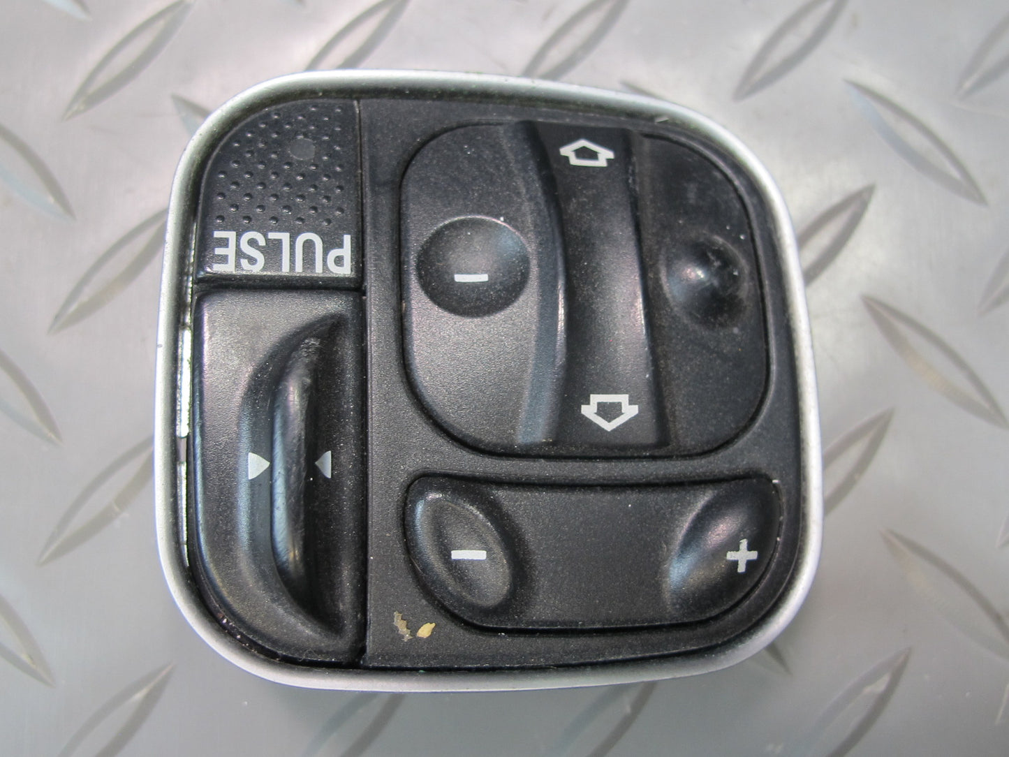 03-06 Mercedes R230 Sl-class Front Left or Right Seat Massage Control Switch OEM