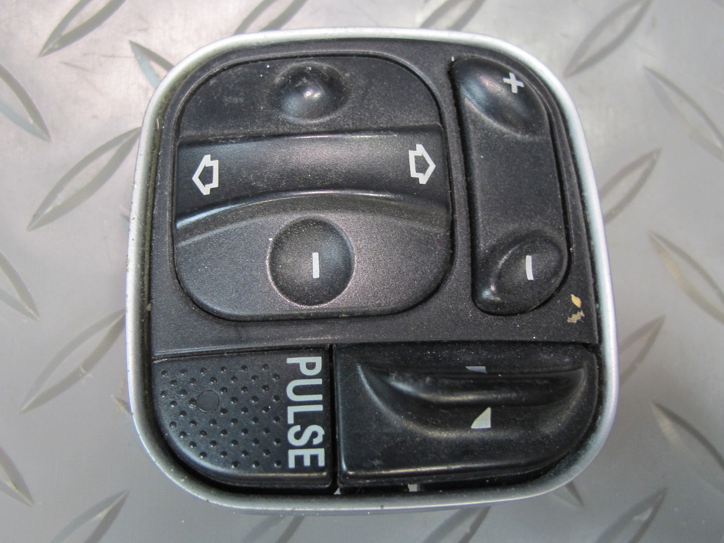 03-06 Mercedes R230 Sl-class Front Left or Right Seat Massage Control Switch OEM