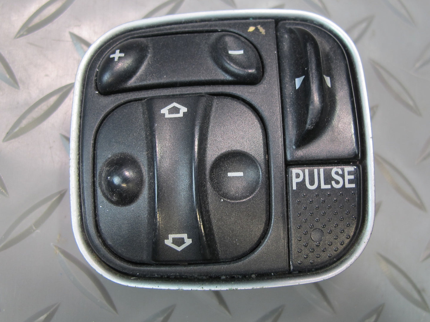 03-06 Mercedes R230 Sl-class Front Left or Right Seat Massage Control Switch OEM