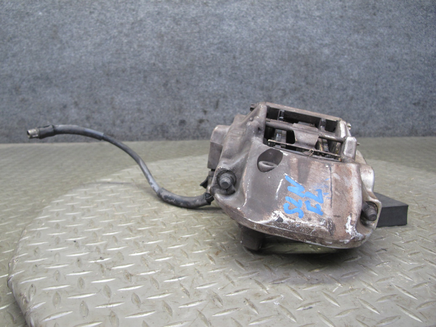 03-06 Mercedes R230 SL600 Set of 2 Front Left & Right Brembo Brake Caliper OEM