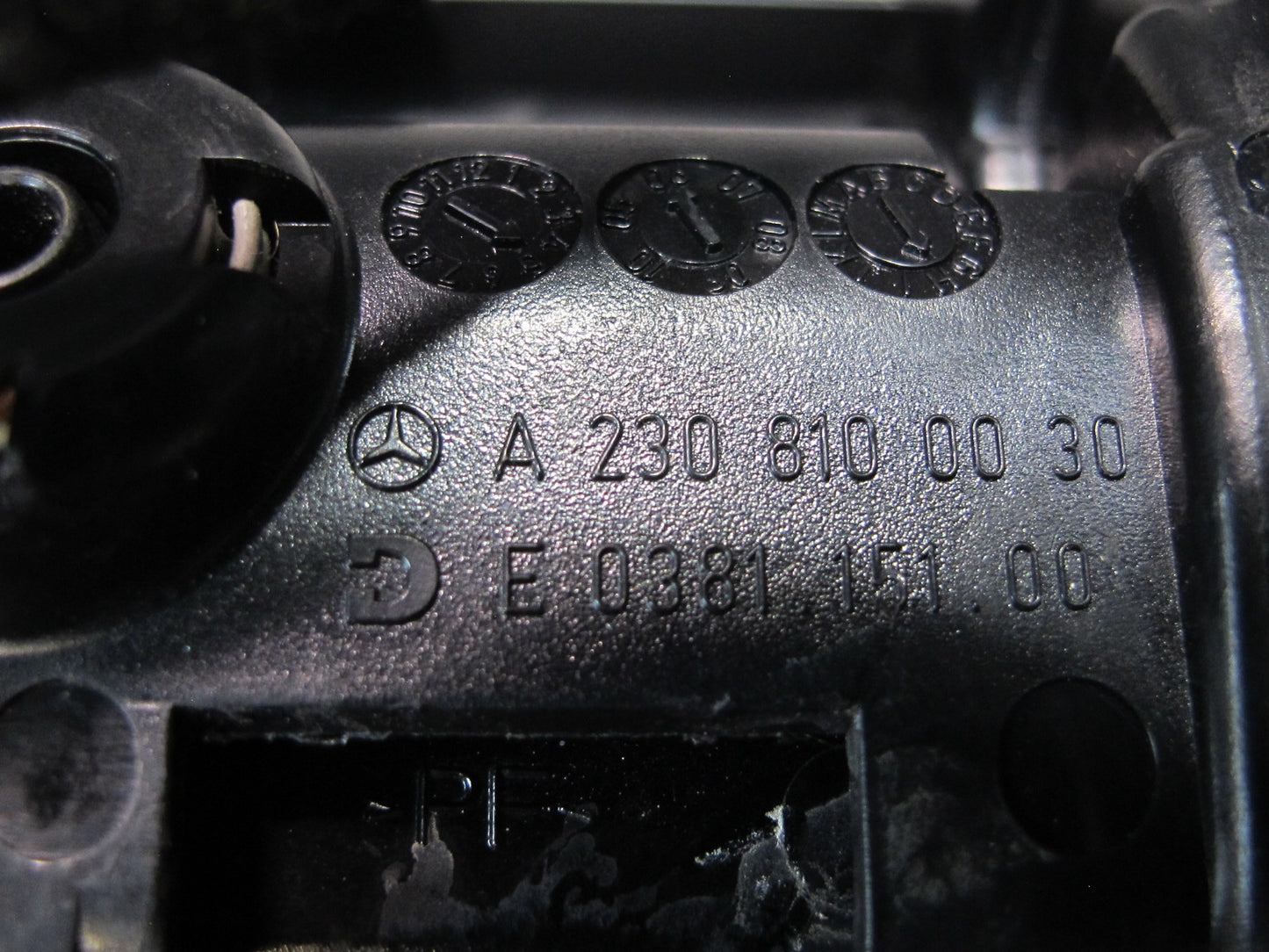 03-12 Mercedes R230 Sl-class Center Console Ash Tray 2308100030 OEM