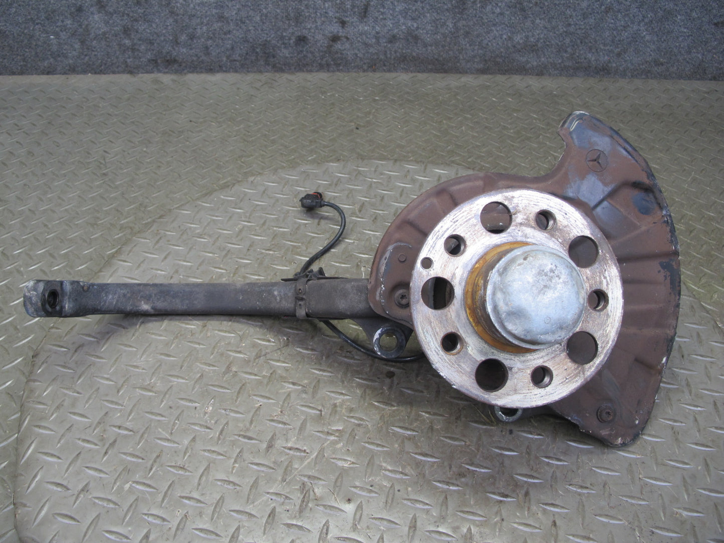 03-08 Mercedes R230 SL600 Front Right Spindle Knuckle Wheel Hub Bearing OEM