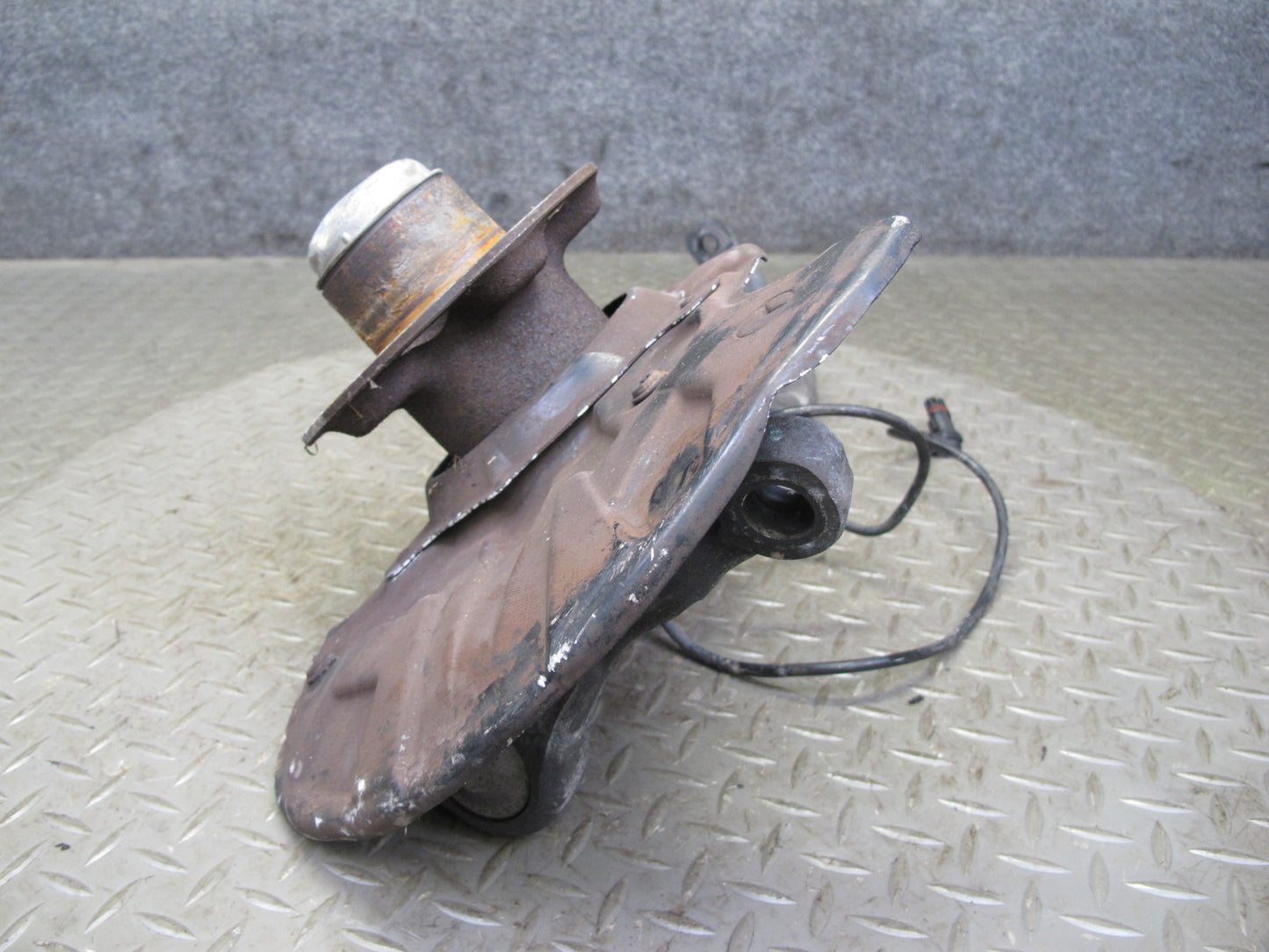 03-08 Mercedes R230 SL600 Front Right Spindle Knuckle Wheel Hub Bearing OEM