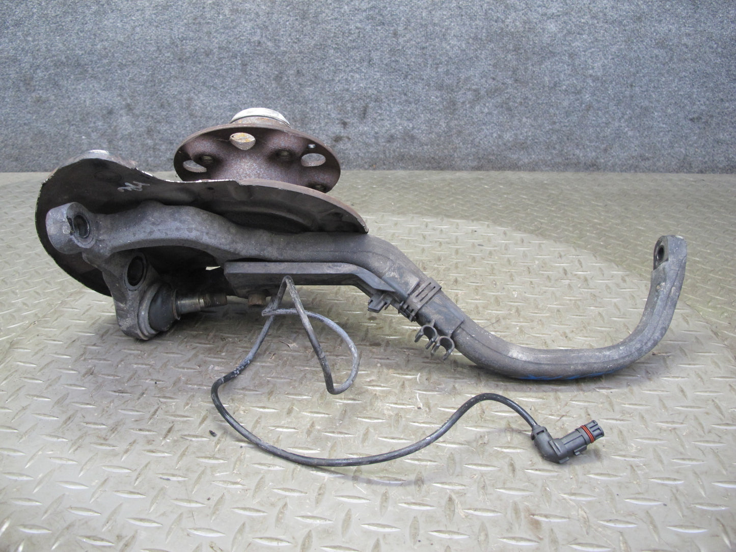 03-08 Mercedes R230 SL600 Front Right Spindle Knuckle Wheel Hub Bearing OEM