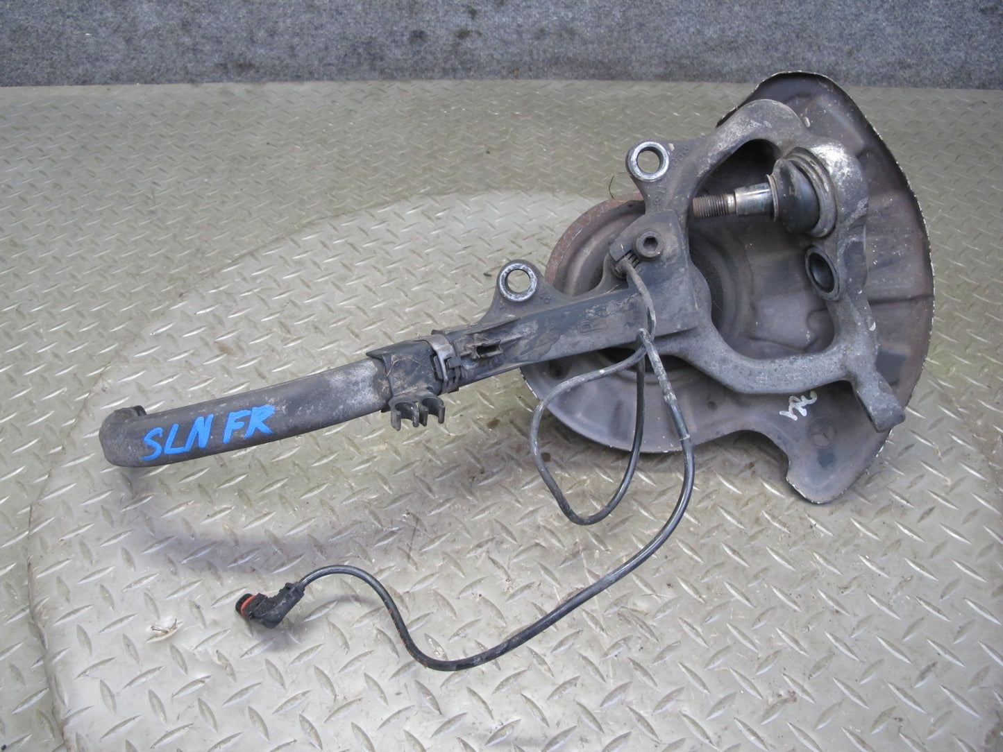 03-08 Mercedes R230 SL600 Front Right Spindle Knuckle Wheel Hub Bearing OEM