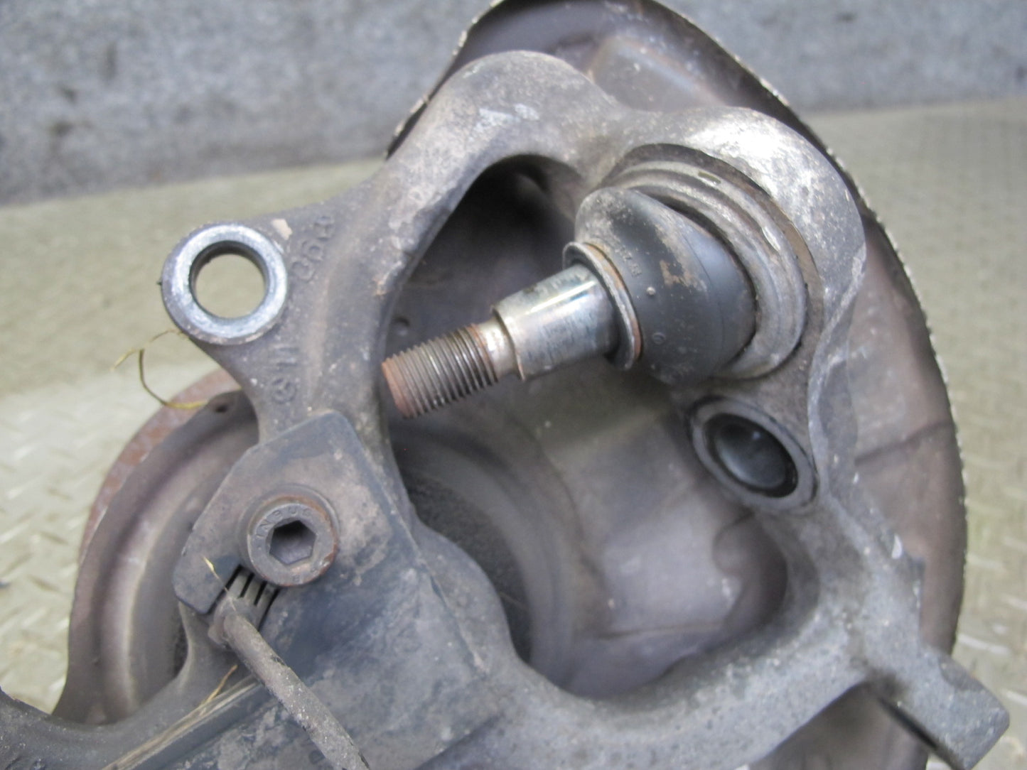 03-08 Mercedes R230 SL600 Front Right Spindle Knuckle Wheel Hub Bearing OEM