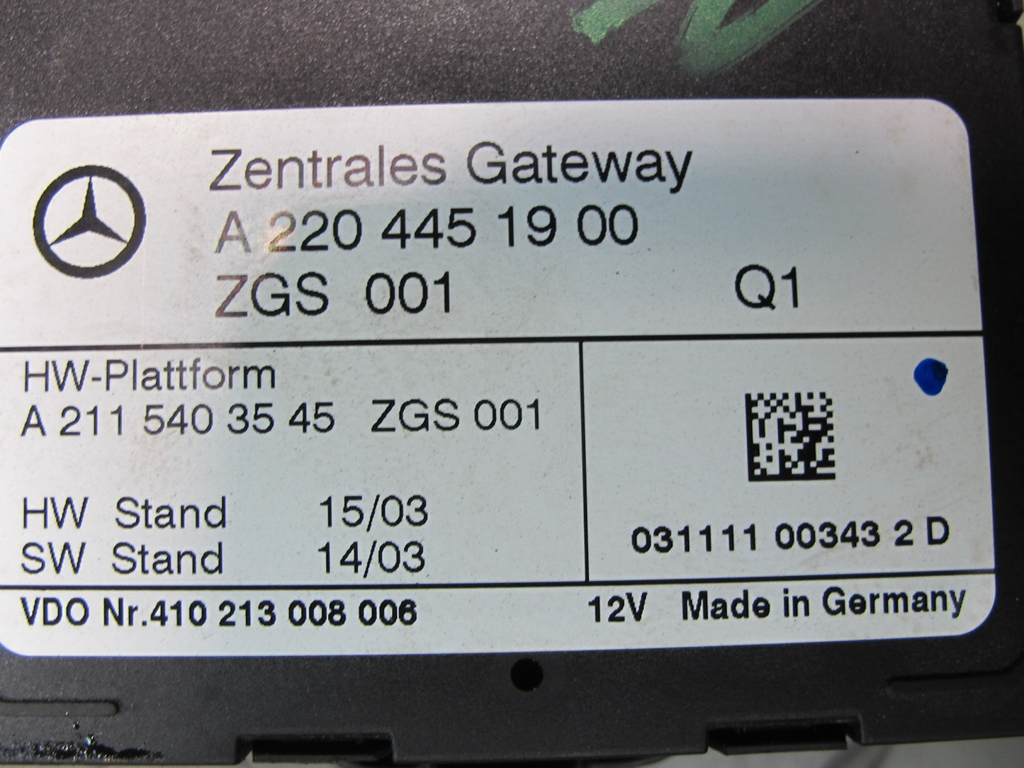 03-06 Mercedes R230 Sl-class Gateway Control Module 2204451900 OEM