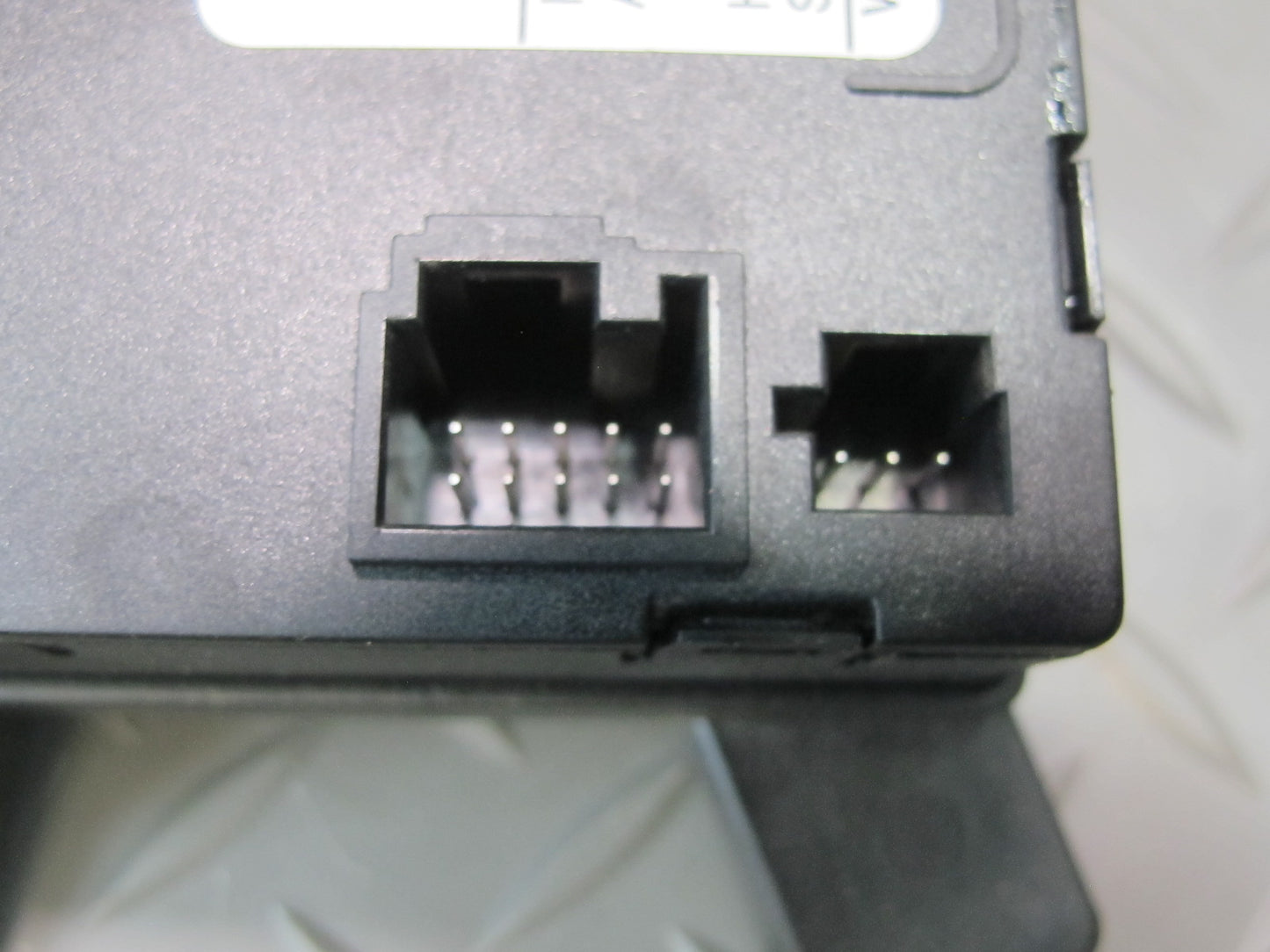 03-06 Mercedes R230 Sl-class Gateway Control Module 2204451900 OEM