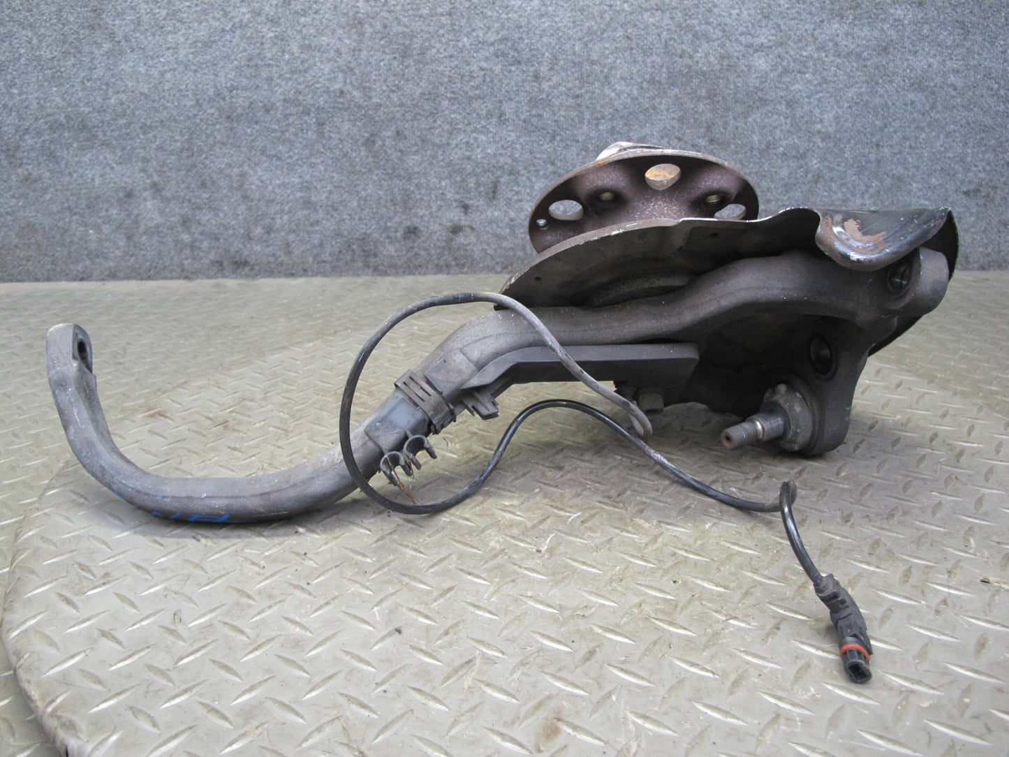 03-08 Mercedes R230 SL600 Front Left Spindle Knuckle Wheel Hub Bearing OEM