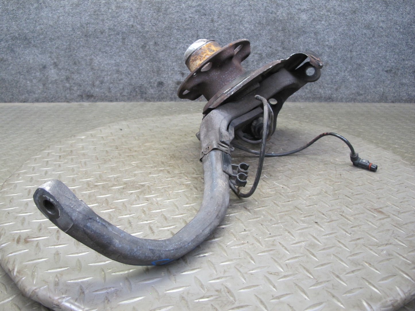 03-08 Mercedes R230 SL600 Front Left Spindle Knuckle Wheel Hub Bearing OEM