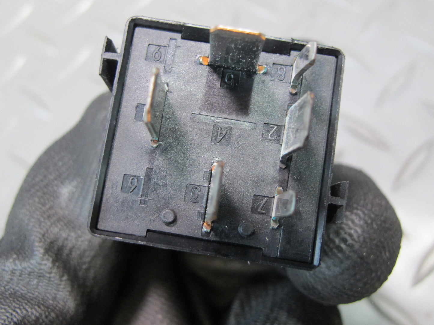 03-08 Mercedes R230 Sl-class Trunk Lid Boot Transmitter Relay 0025423919 OEM