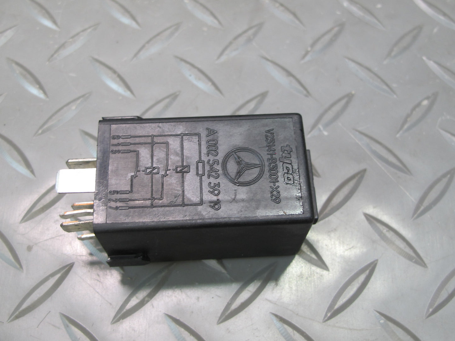 03-08 Mercedes R230 Sl-class Trunk Lid Boot Transmitter Relay 0025423919 OEM