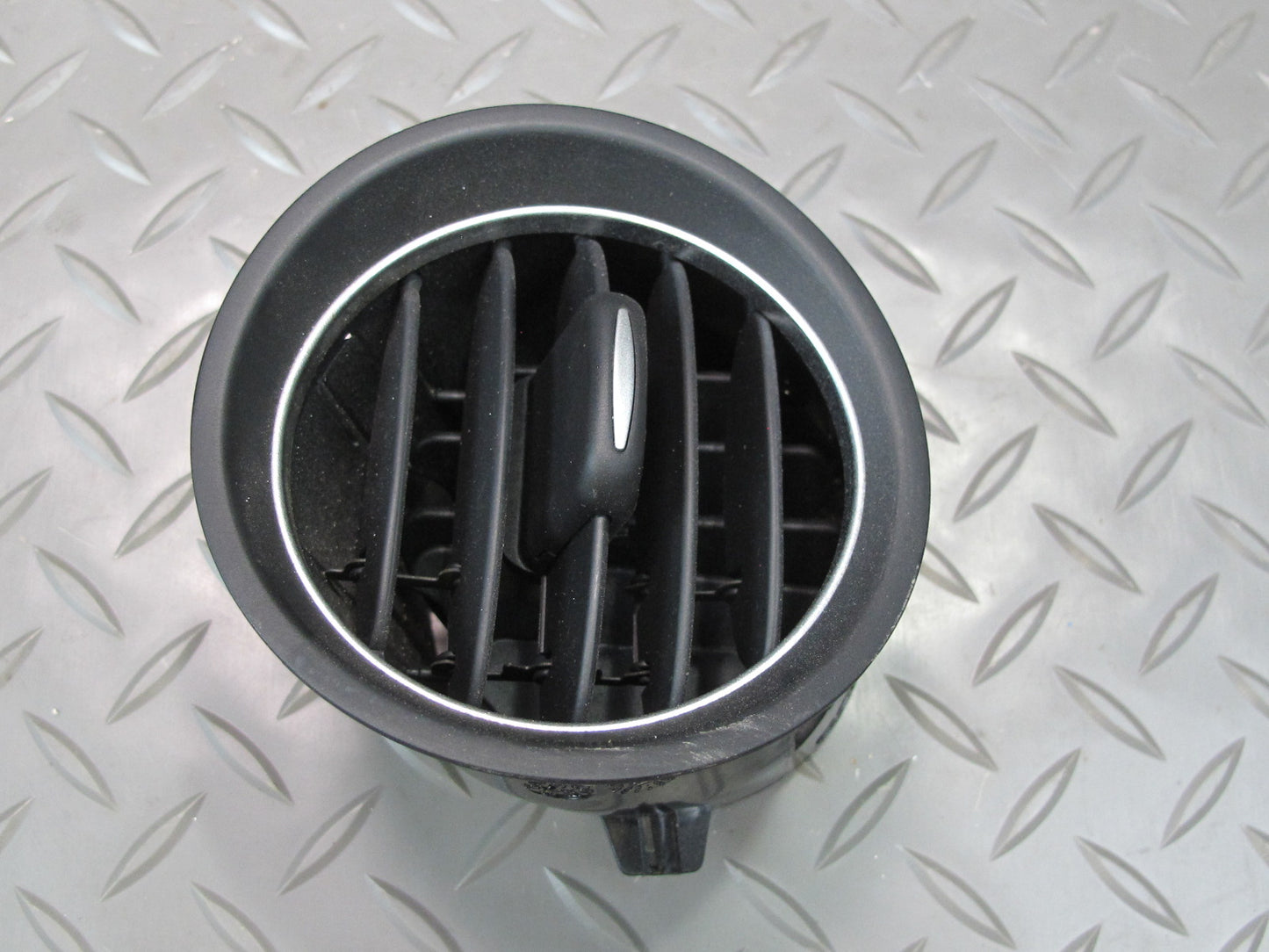 03-06 Mercedes R230 Sl-class Set of 2 Dash Front A/C Air Vent Grille OEM