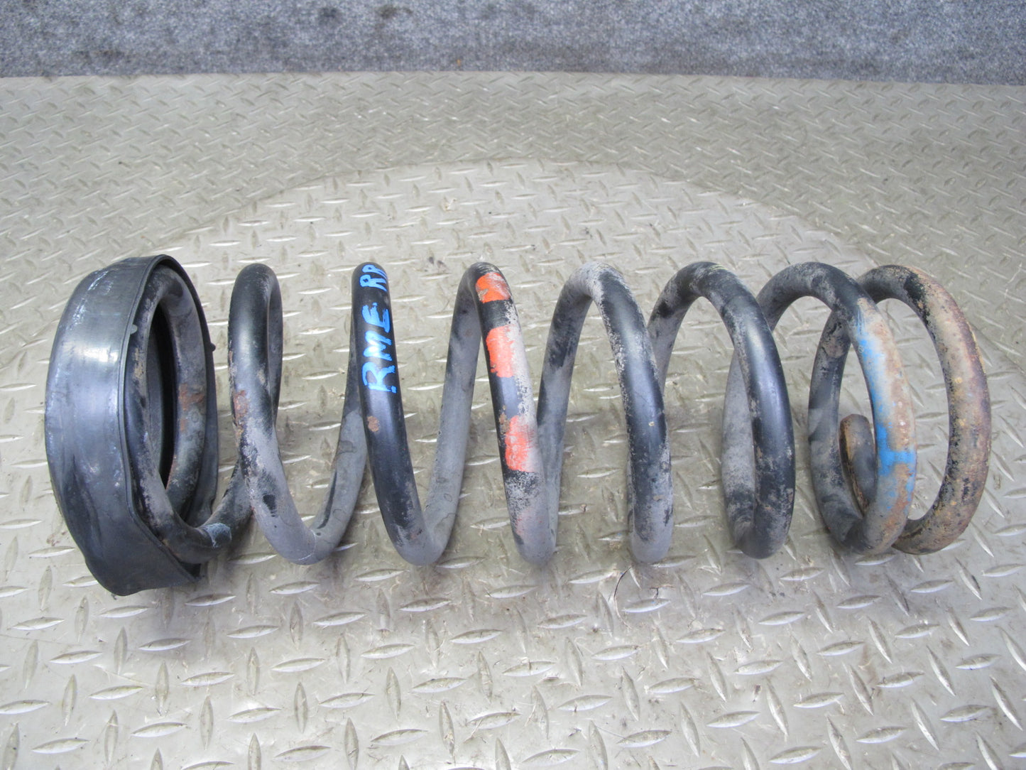 77-85 Mercedes W123 300D Sedan Rear Left & Right Suspension Coil Spring Set OEM