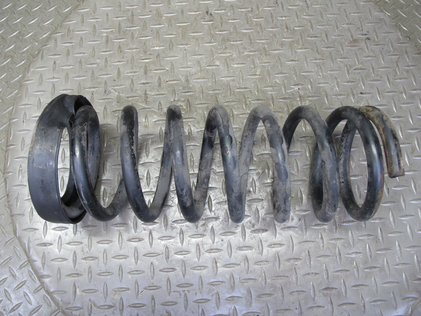 77-85 Mercedes W123 300D Sedan Rear Left & Right Suspension Coil Spring Set OEM