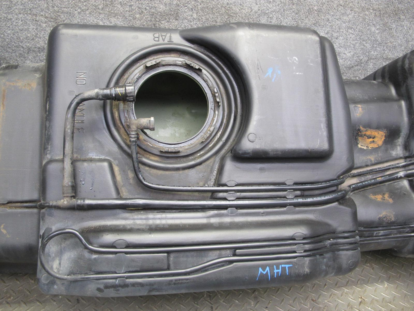 2004-2007 Hummer H2 6.0L Gas Fuel Tank Unit