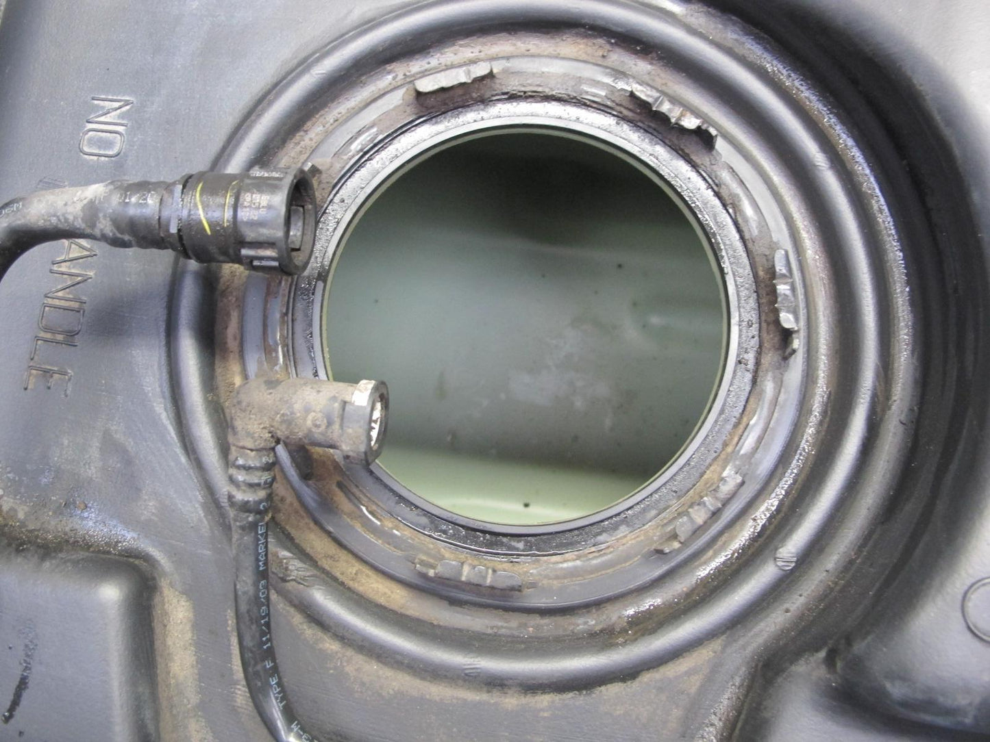 2004-2007 Hummer H2 6.0L Gas Fuel Tank Unit