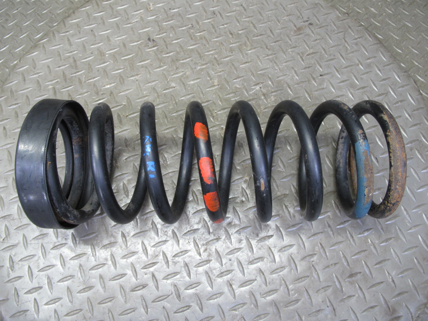 77-85 Mercedes W123 300D Sedan Rear Left & Right Suspension Coil Spring Set OEM