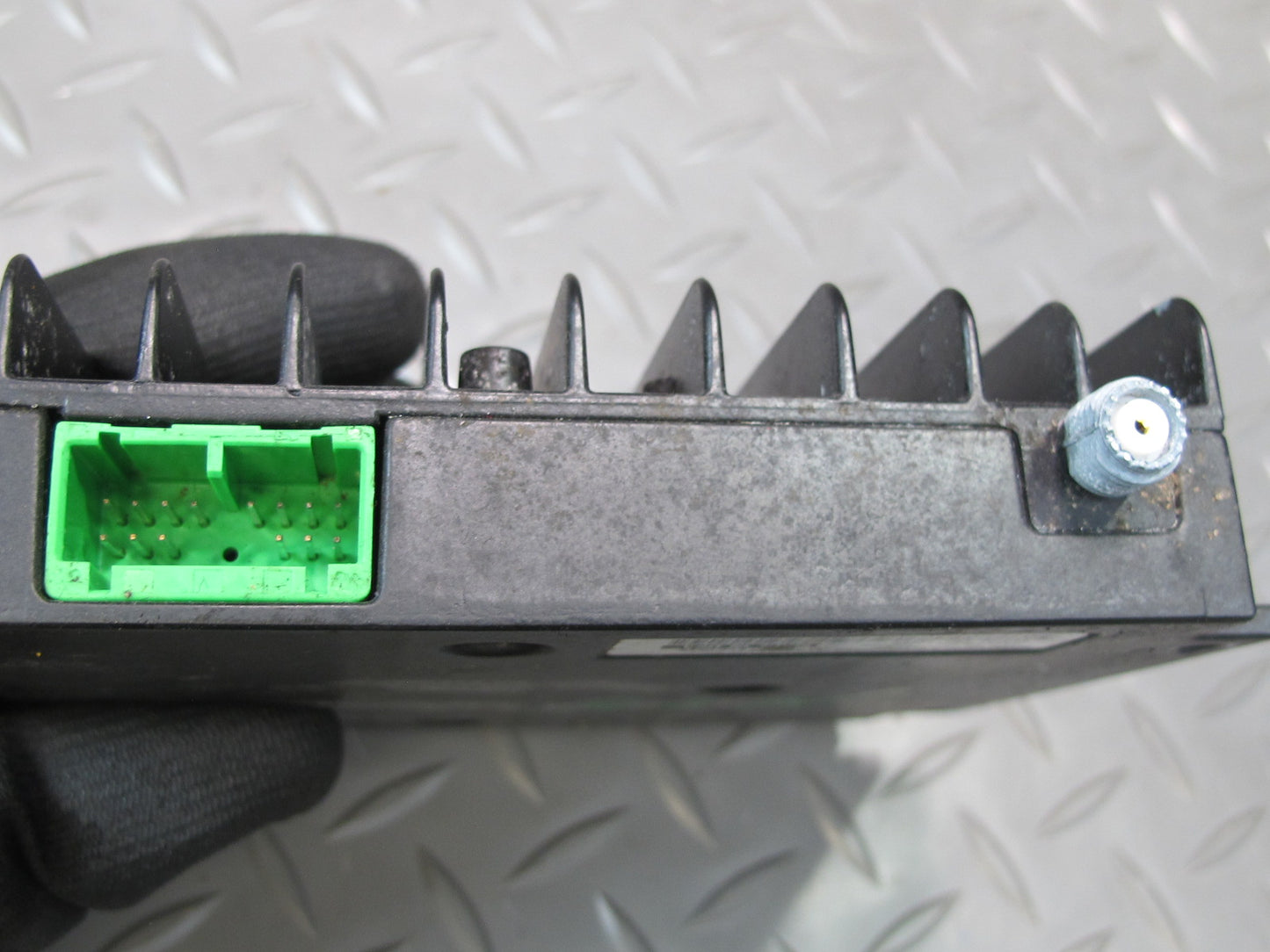 03-06 Mercedes R230 Sl-class Antenna Amplifier Booster Module SYN9492A OEM