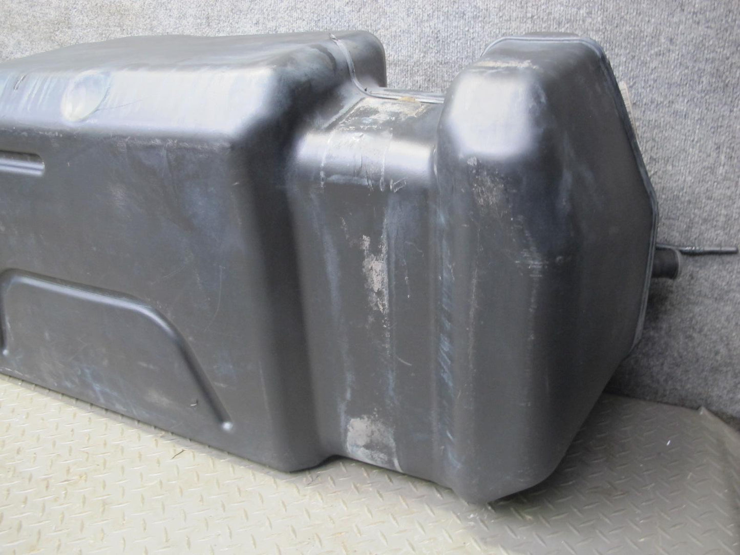 2004-2007 Hummer H2 6.0L Gas Fuel Tank Unit