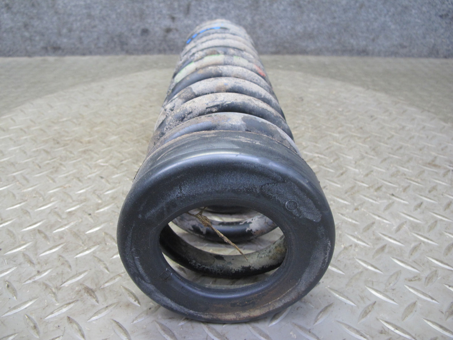 77-85 Mercedes W123 300D Set of 2 Front Left & Right Suspension Coil Spring OEM