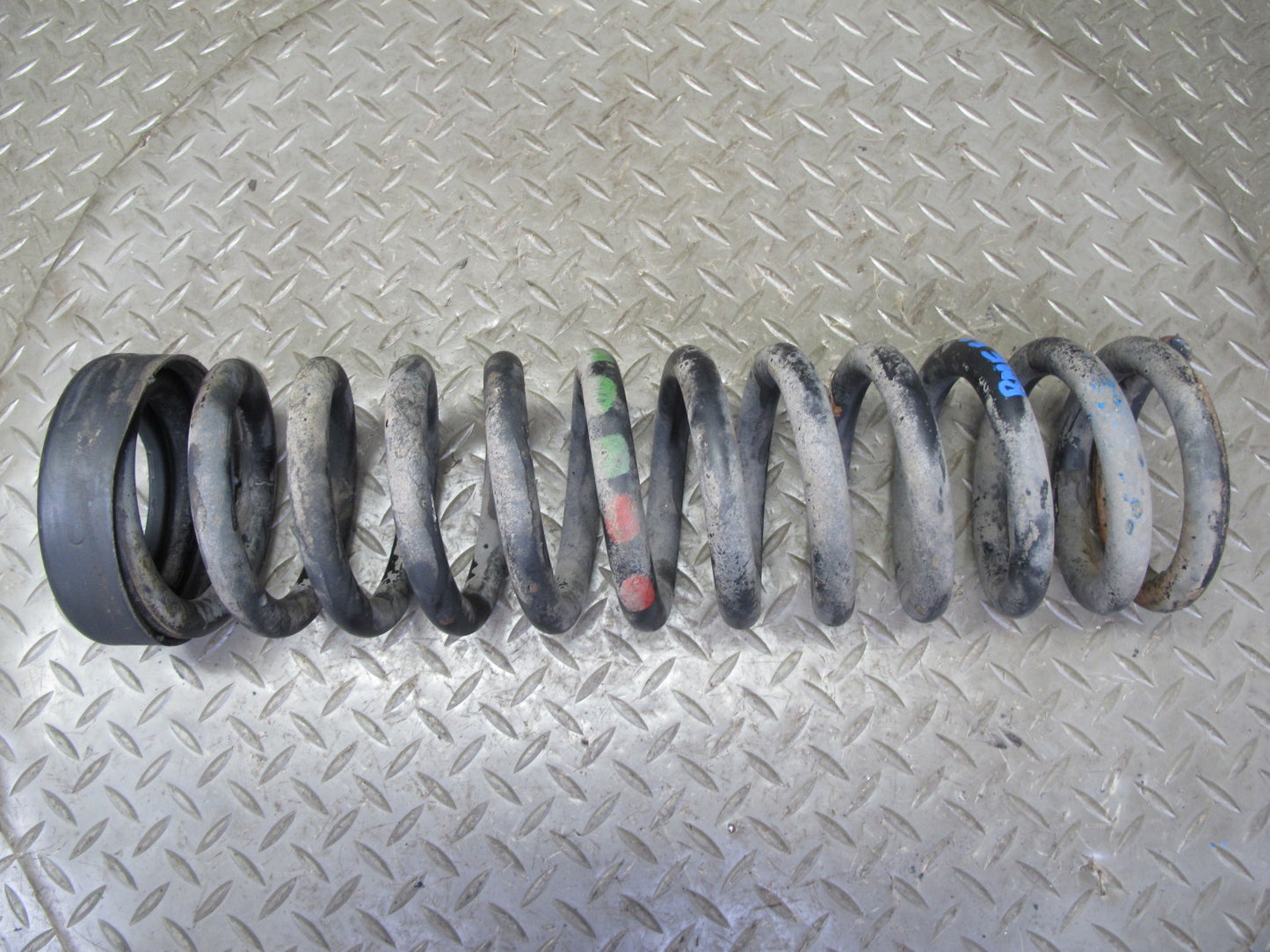 77-85 Mercedes W123 300D Set of 2 Front Left & Right Suspension Coil Spring OEM