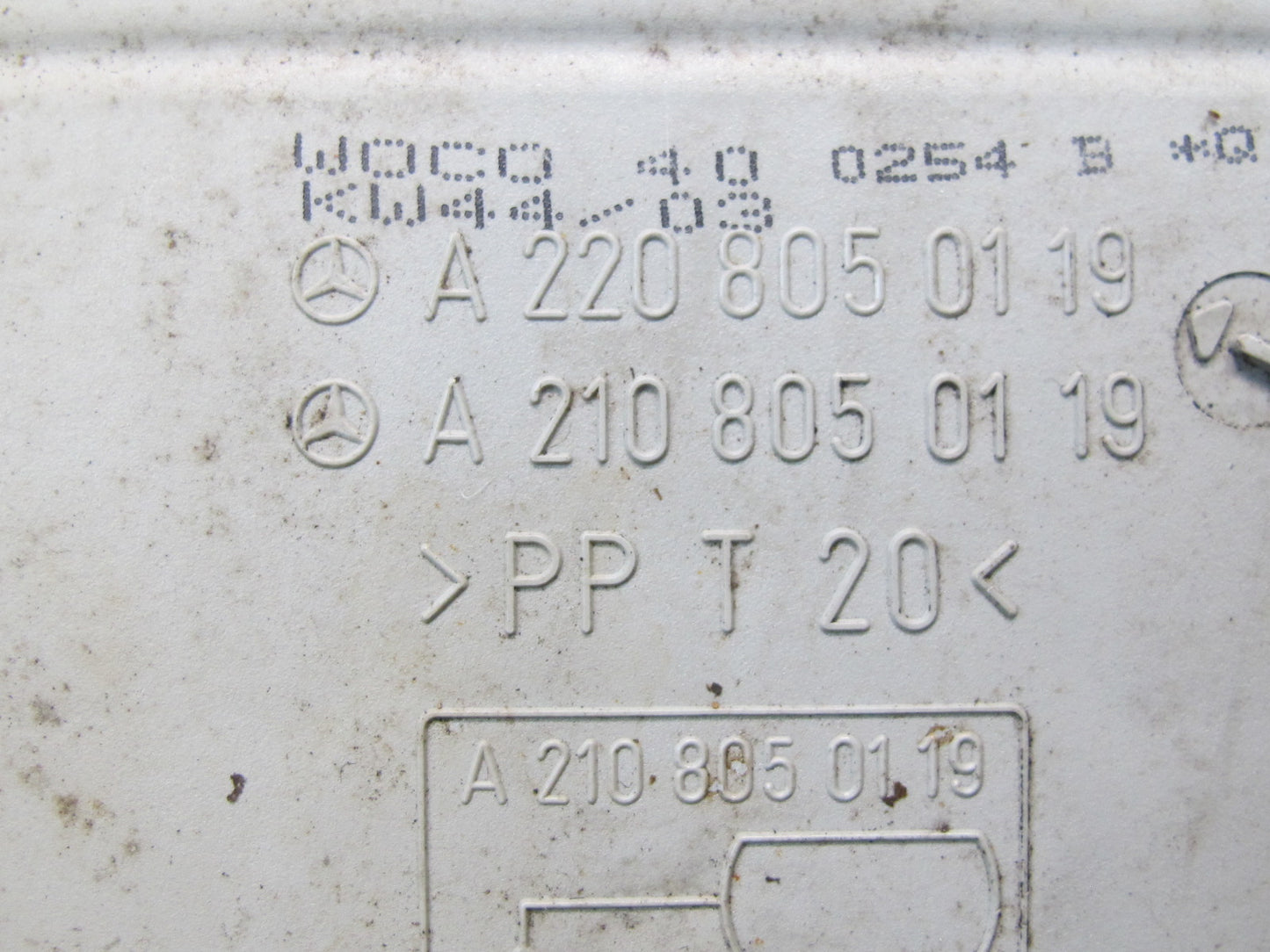 03-06 Mercedes R230 Sl-class Seat Vacuum Pump Reservoir Tank 2208050119 OEM