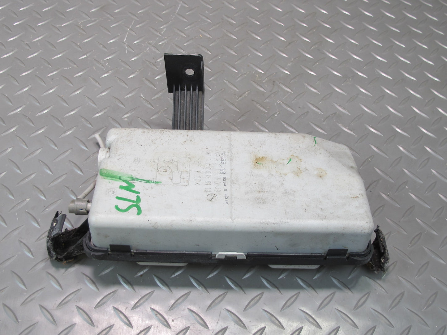 03-06 Mercedes R230 Sl-class Seat Vacuum Pump Reservoir Tank 2208050119 OEM