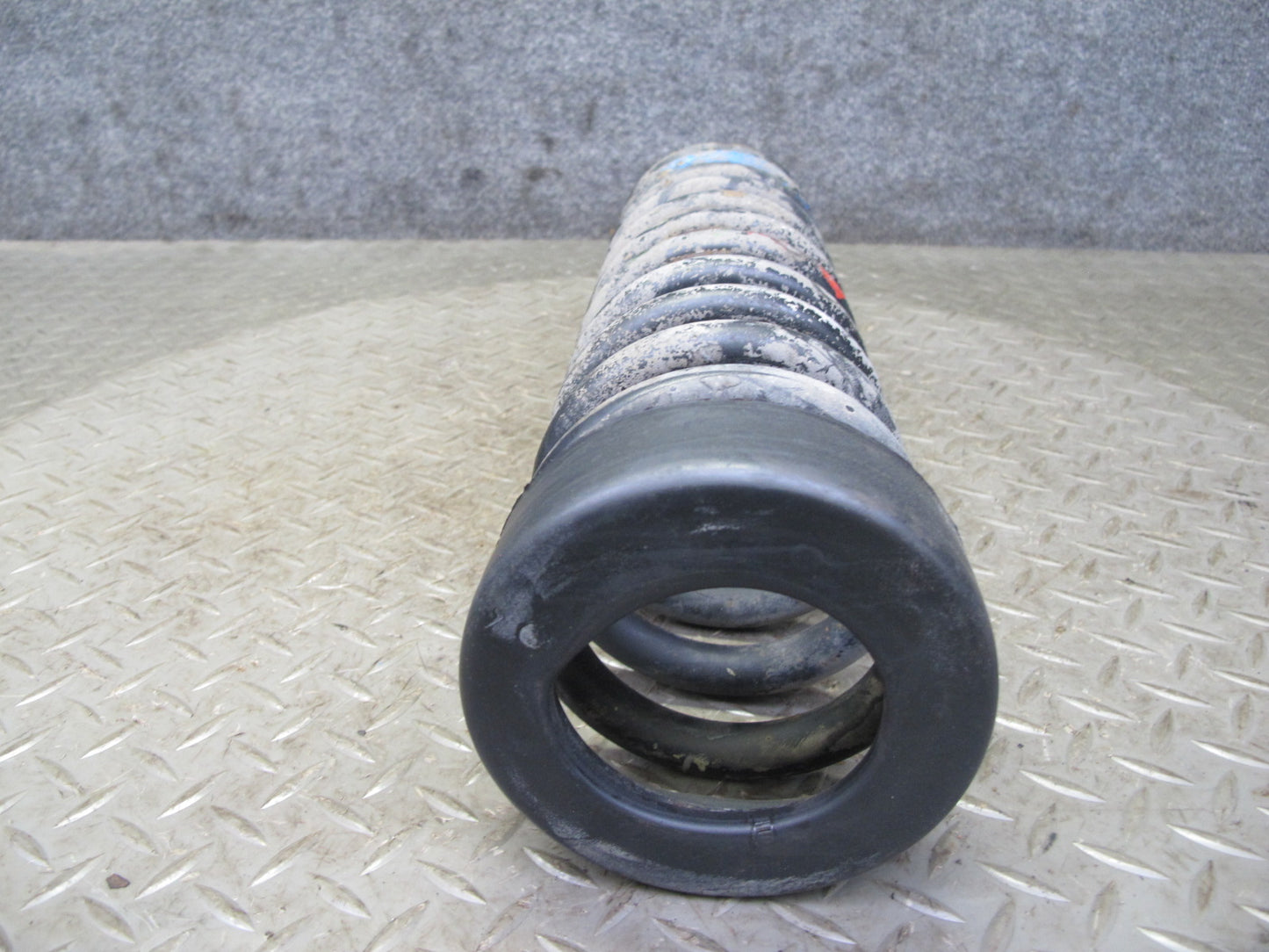 77-85 Mercedes W123 300D Set of 2 Front Left & Right Suspension Coil Spring OEM