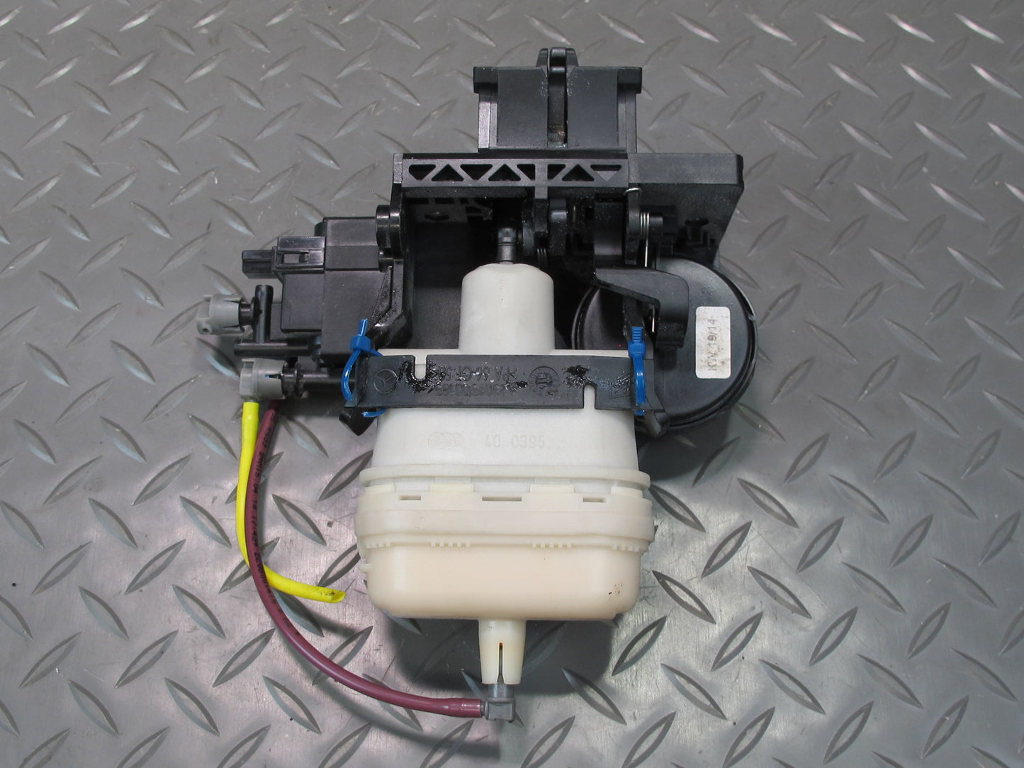 03-06 Mercedes R230 Sl-class Trunk Lid Lock Latch Vacuum Actuator 2208000275 OEM