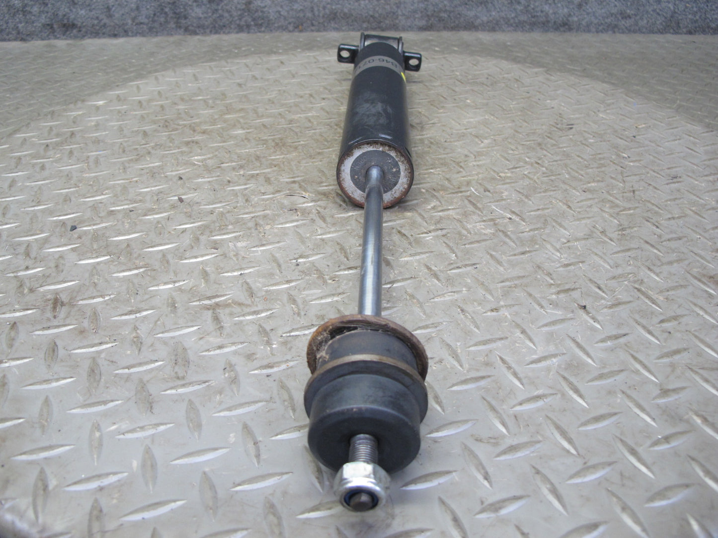 75-85 Mercedes W123 300D Sedan Rear Left Right Strut Shock Absorber Set Bilstein