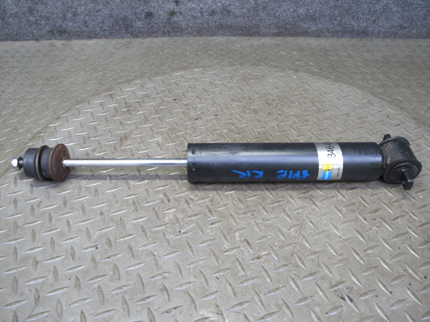 75-85 Mercedes W123 300D Sedan Rear Left Right Strut Shock Absorber Set Bilstein