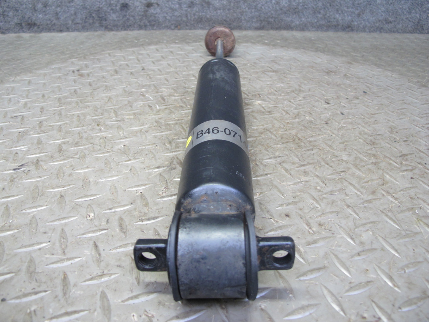 75-85 Mercedes W123 300D Sedan Rear Left Right Strut Shock Absorber Set Bilstein