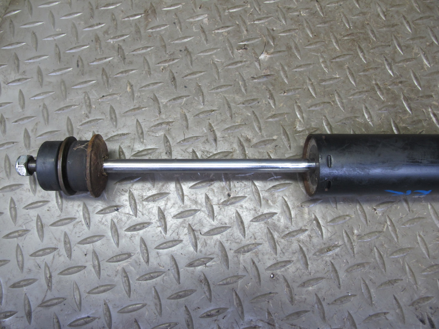 75-85 Mercedes W123 300D Sedan Rear Left Right Strut Shock Absorber Set Bilstein