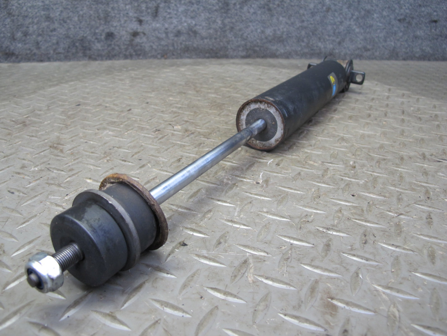 75-85 Mercedes W123 300D Sedan Rear Left Right Strut Shock Absorber Set Bilstein