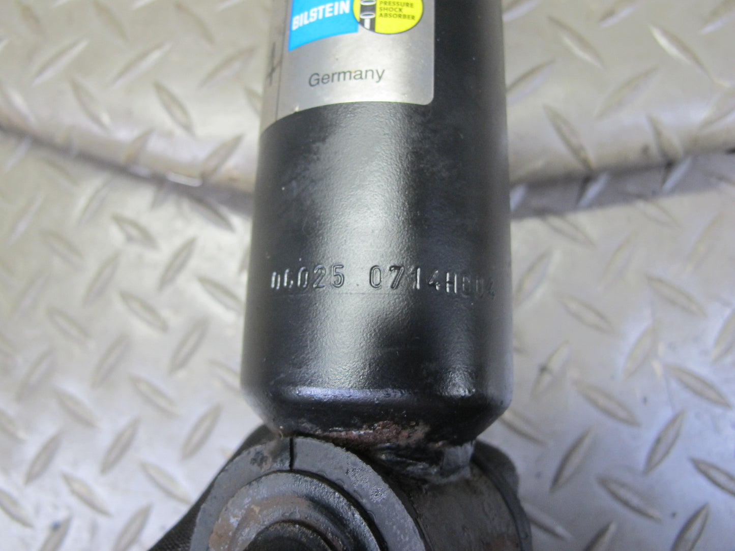 75-85 Mercedes W123 300D Sedan Rear Left Right Strut Shock Absorber Set Bilstein