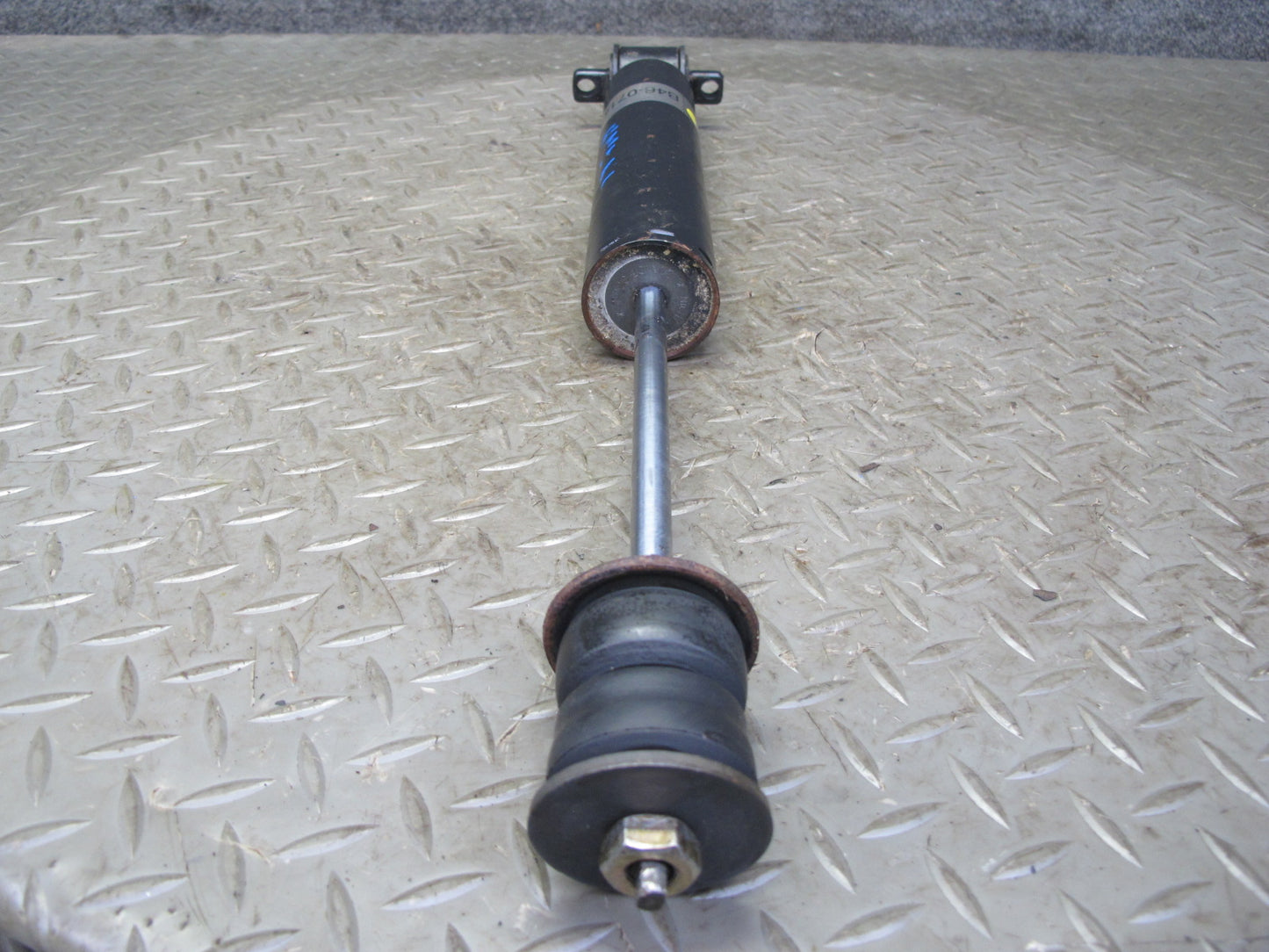 75-85 Mercedes W123 300D Sedan Rear Left Right Strut Shock Absorber Set Bilstein