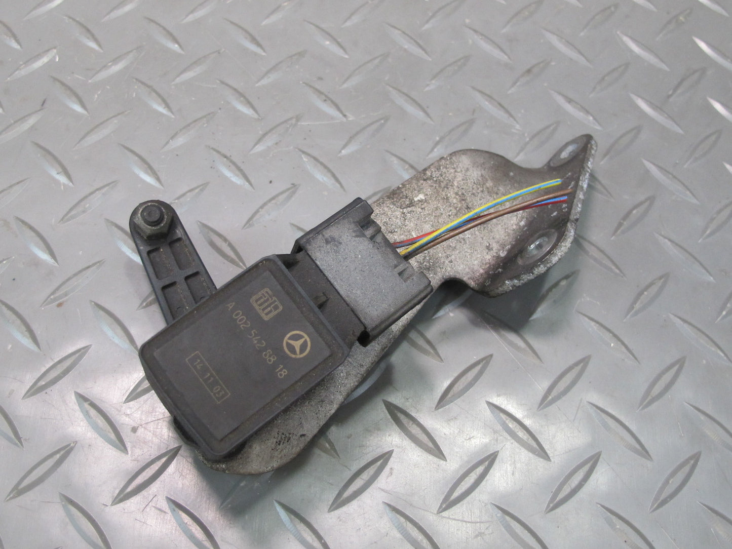 03-08 Mercedes R230 Sl-class Rear Left Suspension Height Sensor 0025428818 OEM