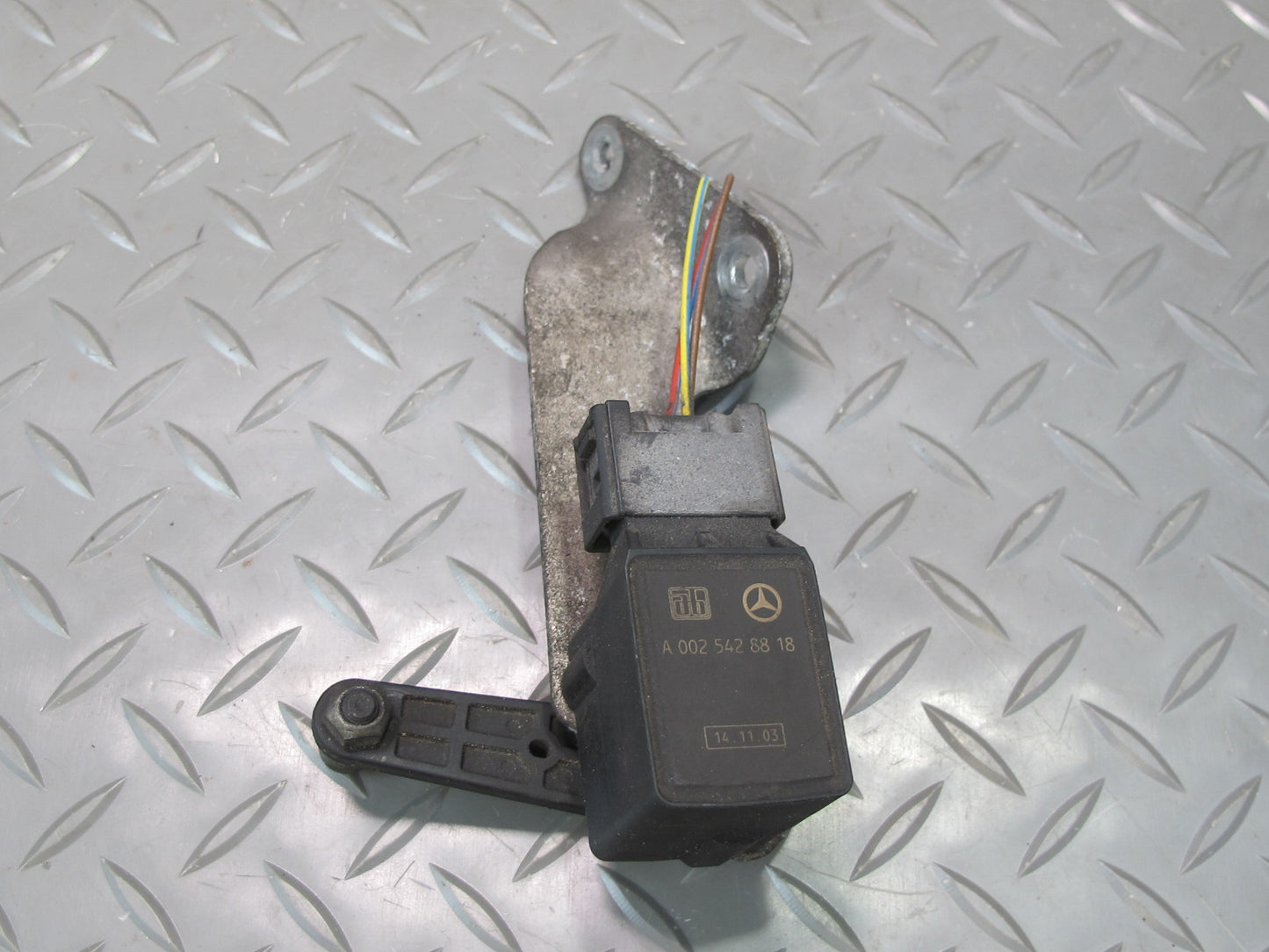 03-08 Mercedes R230 Sl-class Rear Left Suspension Height Sensor 0025428818 OEM