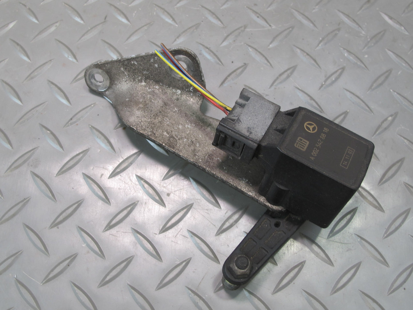 03-08 Mercedes R230 Sl-class Rear Left Suspension Height Sensor 0025428818 OEM