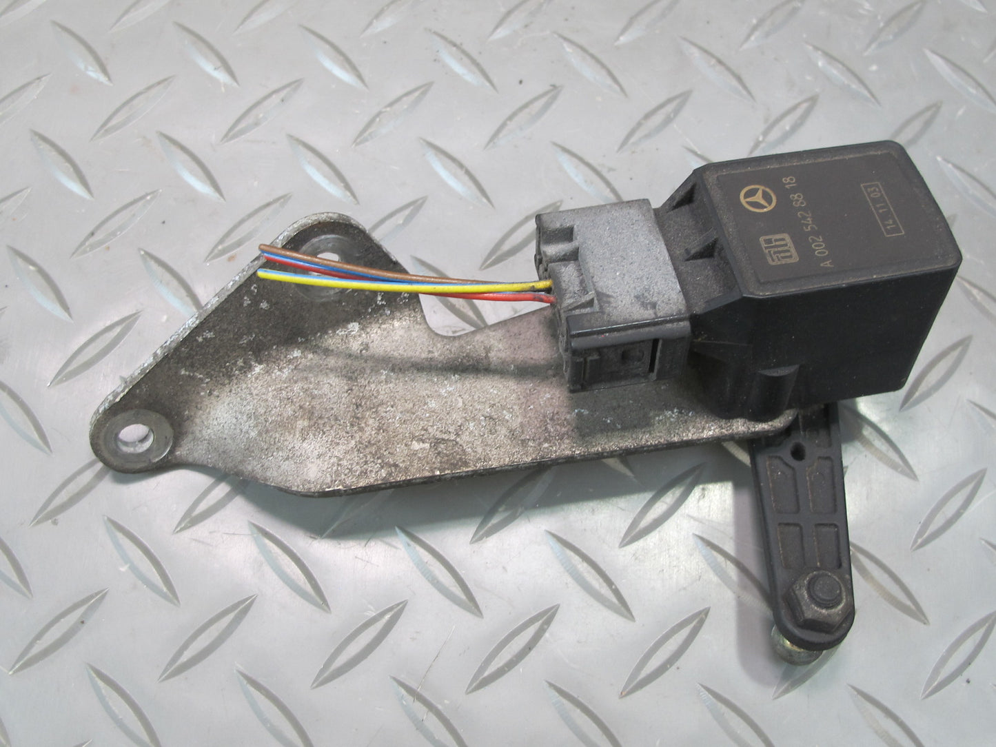 03-08 Mercedes R230 Sl-class Rear Left Suspension Height Sensor 0025428818 OEM