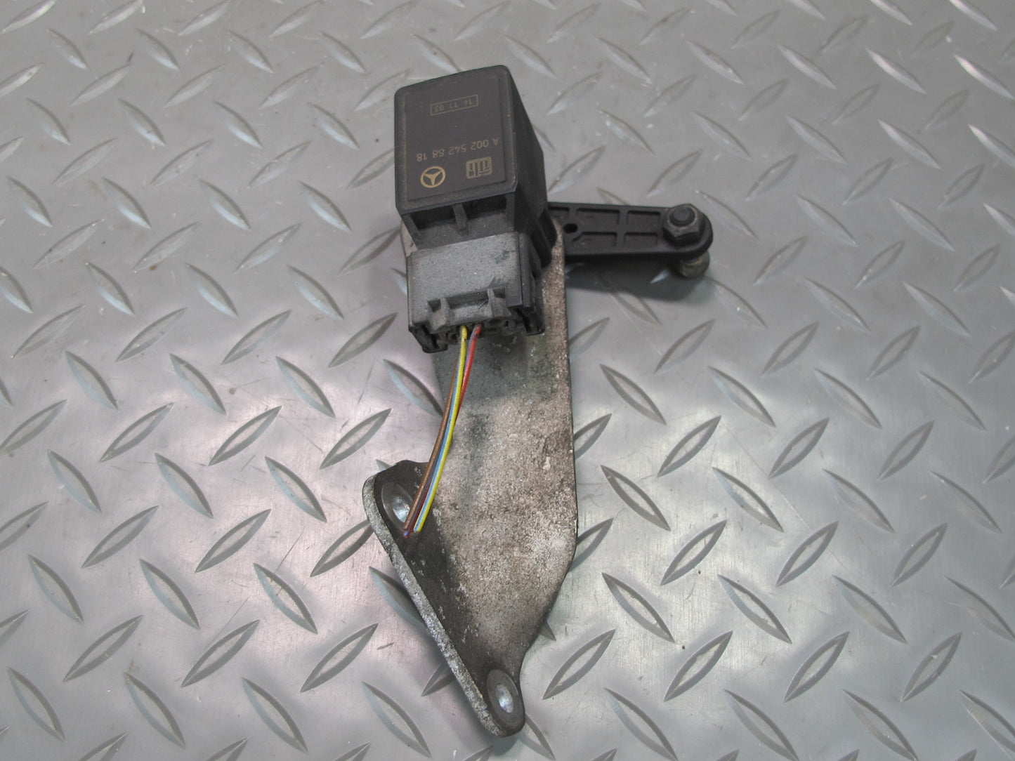 03-08 Mercedes R230 Sl-class Rear Left Suspension Height Sensor 0025428818 OEM