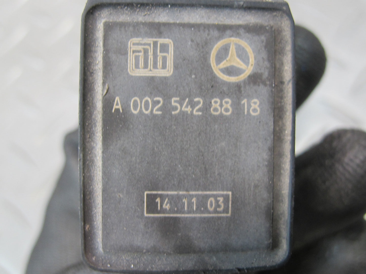 03-08 Mercedes R230 Sl-class Rear Right Suspension Height Sensor 0025428818 OEM