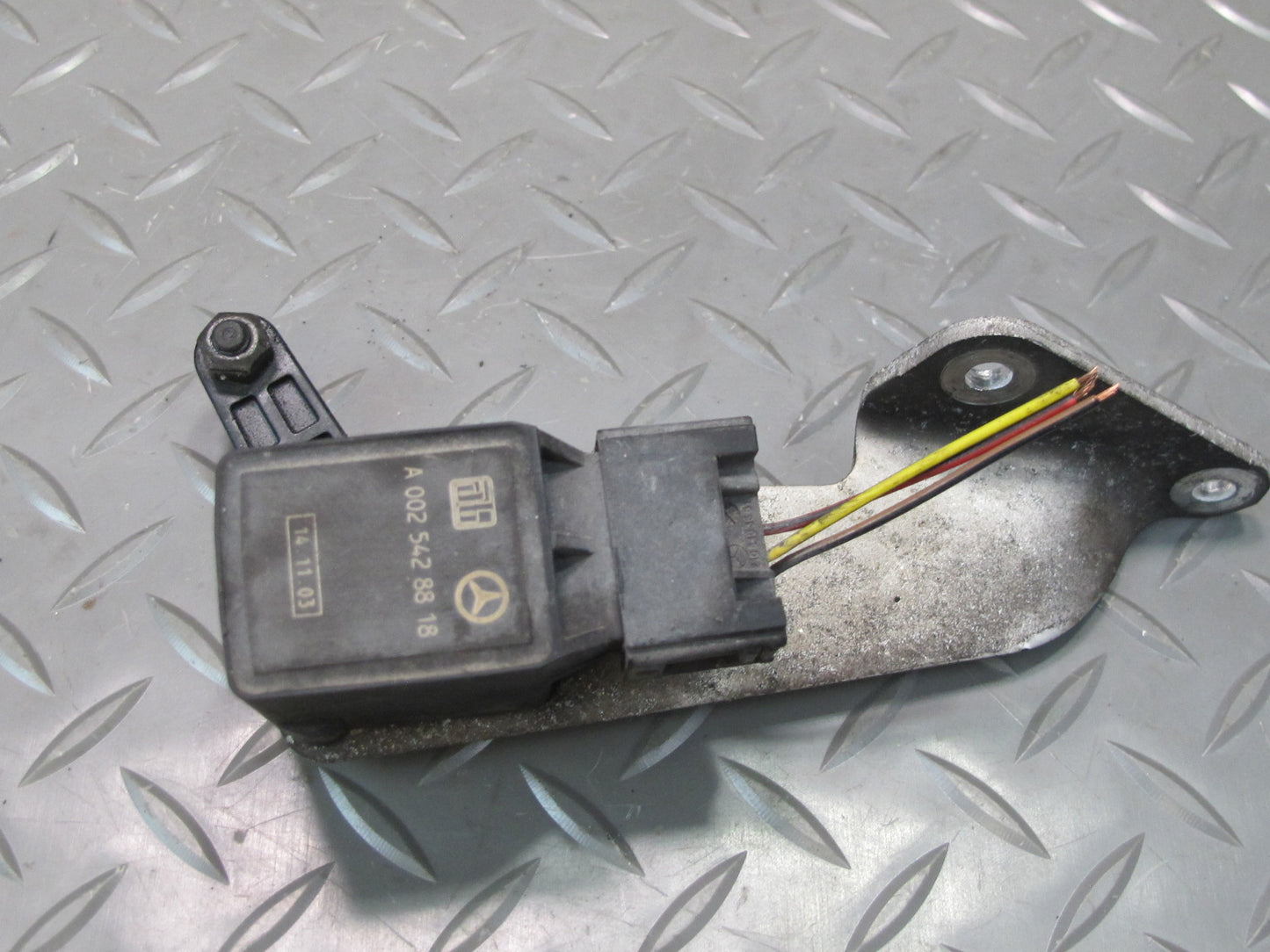 03-08 Mercedes R230 Sl-class Rear Right Suspension Height Sensor 0025428818 OEM